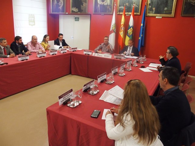 Imagen de la reunión de la Mesa 