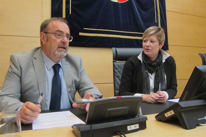 Rey presenta el proyecto de presupuestos para 2018