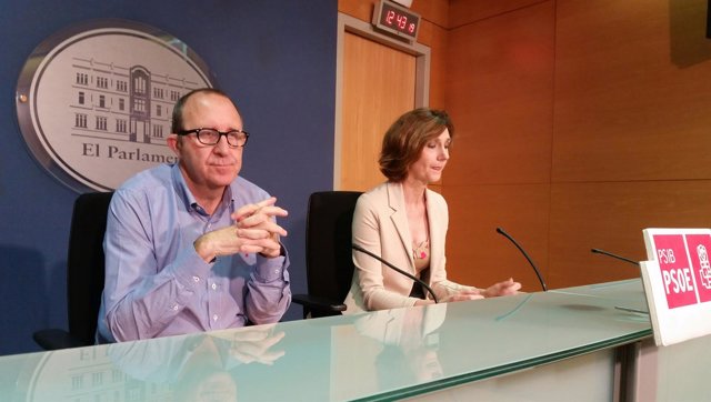 Alcover Y Oliver En Rueda De Prensa