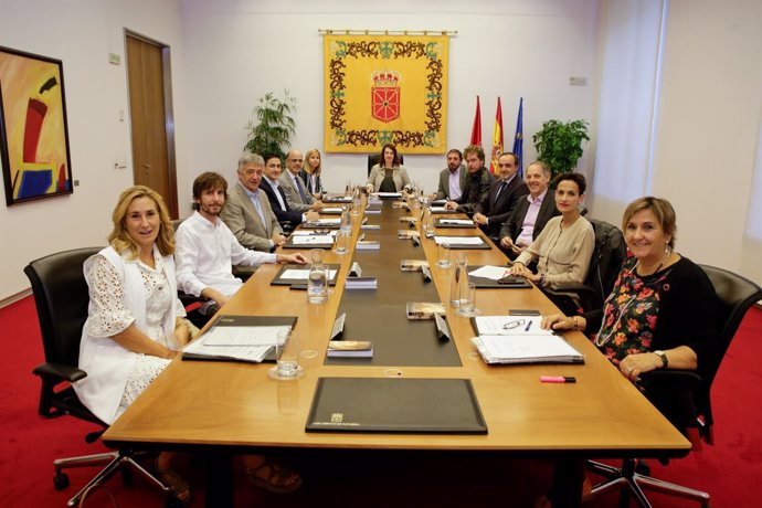 Mesa y Junta de Portavoces del Parlamento de Navarra.