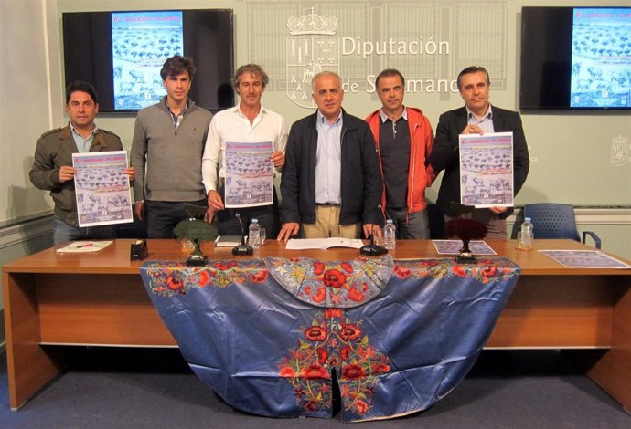    Salamanca: Presentación De La II Carrera Taurina                            