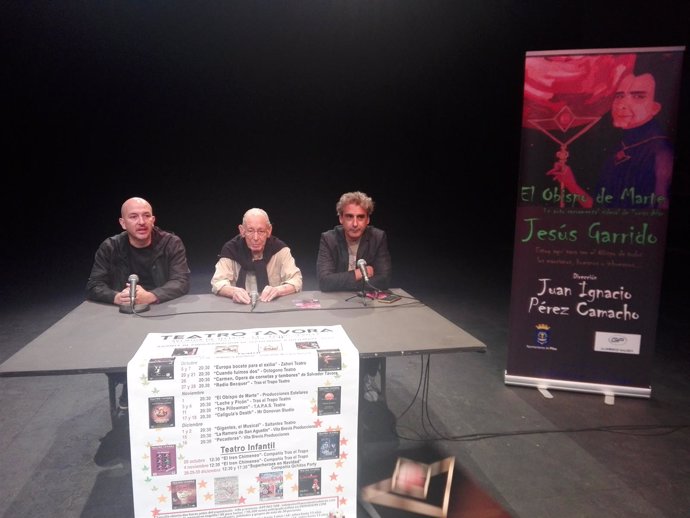 Presentación de la obra 'El obispo de Marte' en el Teatro Távora