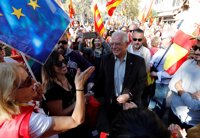 Borrell declara su "apoyo total" a Iceta y asegura que el PSC recogerá muchos votos de Podemos