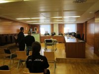 Juzgan a un acusado de matar de una paliza a una mujer al entrar a su casa a robar en Vila-real (Castellón)