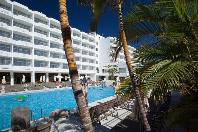 301017 Np Abre Sus Puertas El Hotel Abora Catarina By Lopesan