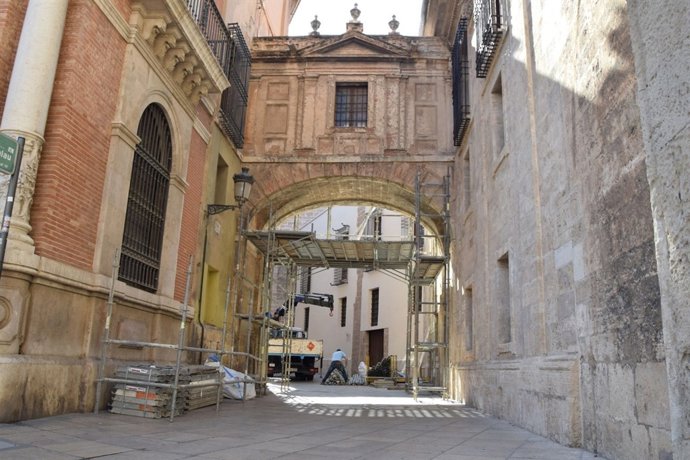Restauración del arco de la calle Barchilla