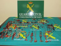 La Guardia Civil interviene bisutería tóxica en un mercadillo de Linares (Jaén)