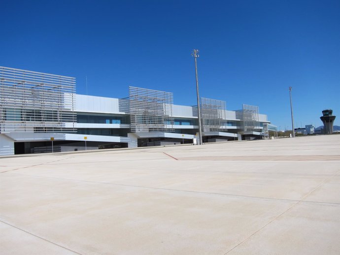 Aeropuerto de Corvera desde el exterior