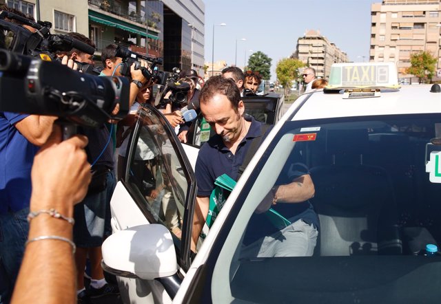 Francesco Arcuri, ex de Juana Rivas, a la llegada a los juzgados esta semana