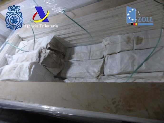 Intervención de cocaína oculta en contenedores procedentes de Colombia