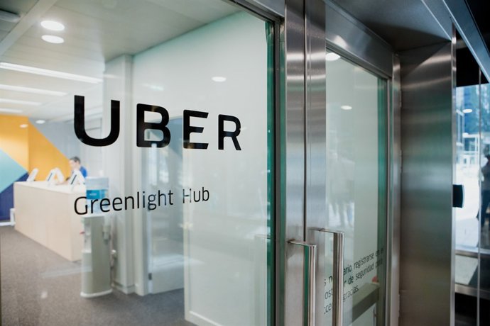 Uber abre en Madrid un centro de atención especializada para conductores y repar