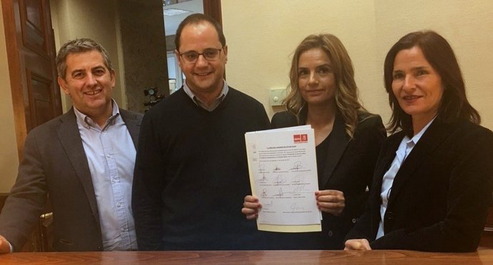 Luena, con sus compañeros de Grupo, presentan la PNL