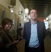 PSOE-A: Teresa Rodríguez y Podemos "están con el independentismo aunque se quieran esconder tras un comunicado"
