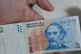 Billete dos pesos argentinos