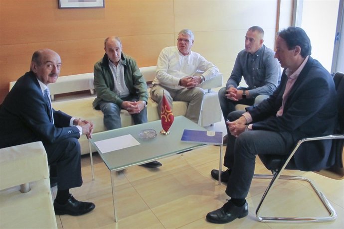 Reunión de Mazón con la Cofradía de Colindres