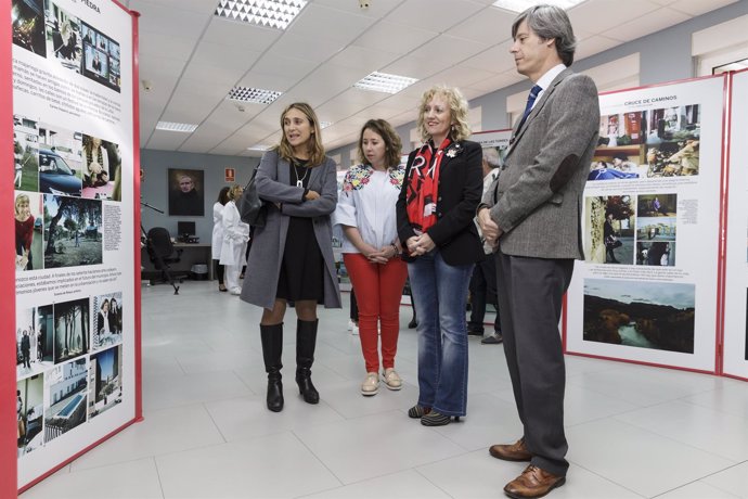 Inauguración de la exposición en Padre Menni