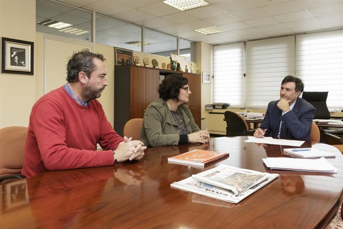 Francisco Fernández Mañanes con el alcalde de Penagos
