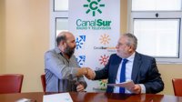 Canal Sur firma un convenio con la Coordinadora Andaluza de ONG para difundir la labor de los cooperantes