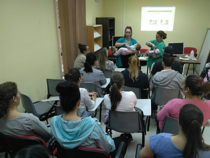 Asistentes al taller de RCP y primeros auxilios para bebés