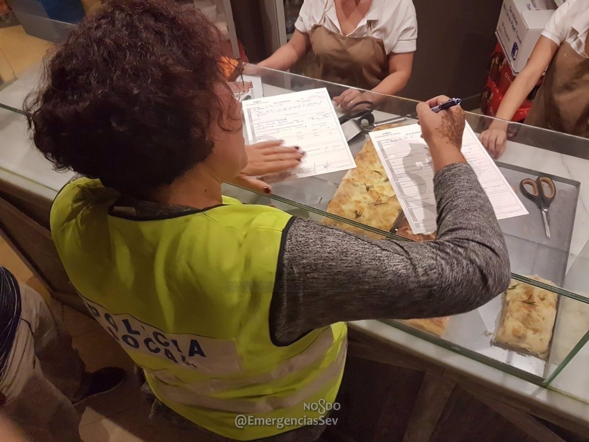 Precintado Un Local En La Calle Cromo De Sevilla Por Vender Alcohol A Menores De Edad 7849