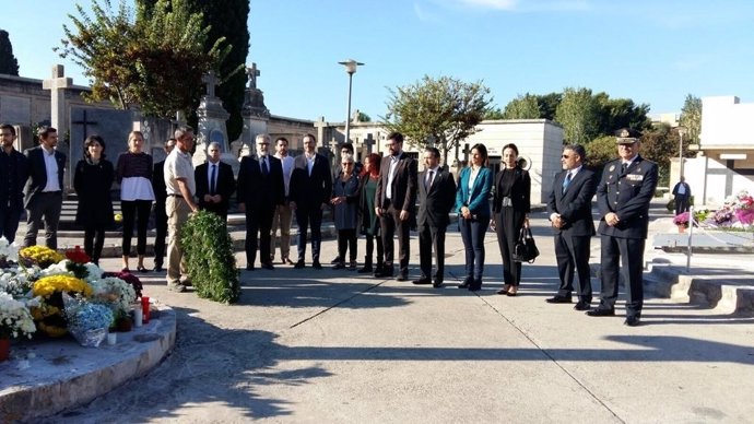 Antoni Noguera en el cementerio de Palma