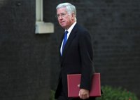 R.Unido.- Fallon dimite como ministro de Defensa británico arrastrado por la ola de escándalos sexuales