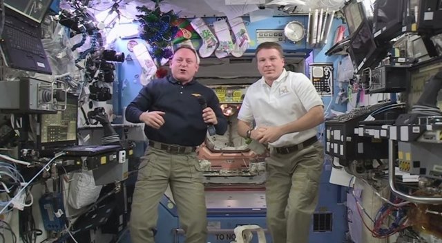 Astronautas envían mensaje de Año Nuevo desde el espacio