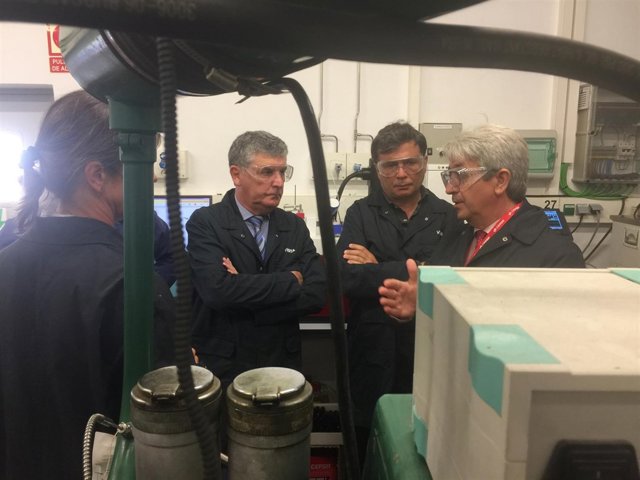 Nota Y 2 Fotos Junta (Visita Cepsa)