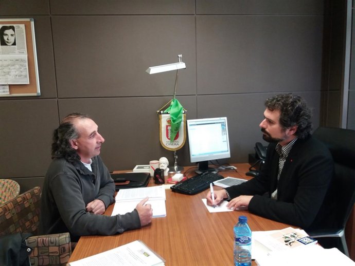González Palacín reunido con José Sarrión. 