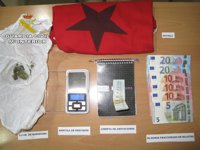 Detenido un joven de 25 años por venta de drogas "al menudeo" en una zona de ocio en La Pesga (Cáceres)