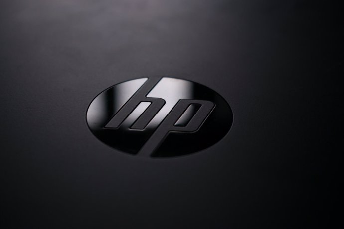 Logo de HP en un ordenador