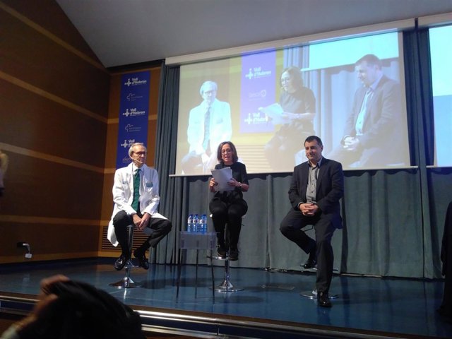 F.Aspiroz y J.Roca en la presentación de un estudio en el Hospital Vall d'Hebron