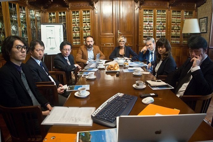 Reunión de la delegación japonesa e Itxaso. 