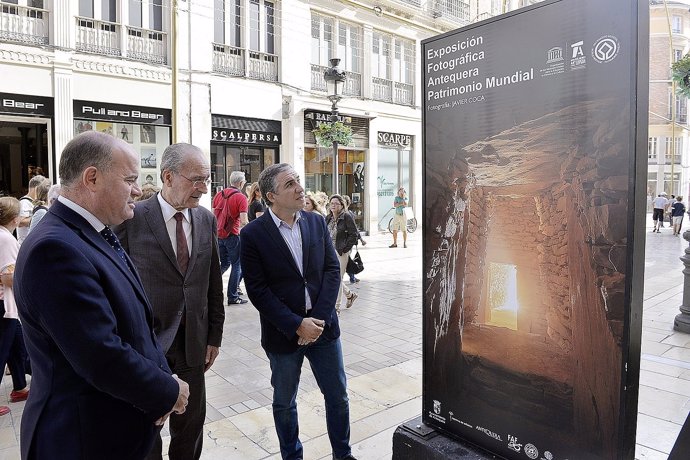 Muestra sobre Antequera en la calle Larios de la capital