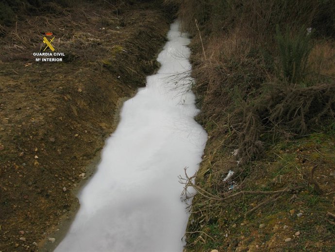 Imagen del vertido en Cubillos (León)