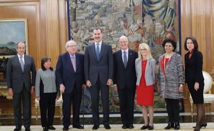 El Rey con representación del equipo directivo de la Universidad de Nueva York