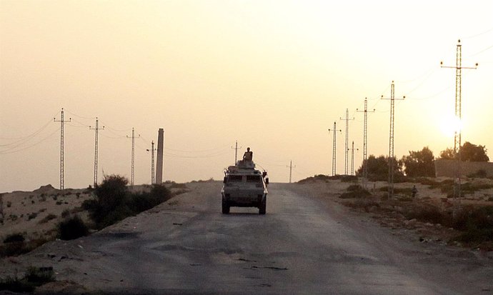 Vehículo militar egipcio en el norte del Sinaí