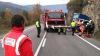Herido un camionero al salirse de la vía en Burgui