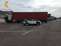 La Guardia Civil detecta un uso fraudulento de las tarjetas de tacógrafo en vehículos de gran tonelaje