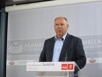 El PSOE defiende que las políticas de empleo de la Junta "están consolidando los datos de desempleo a la baja"