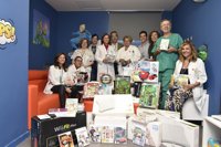 El Reina Sofía de Córdoba recibe consolas, juegos y accesorios donados por Juegaterapia para los niños ingresados