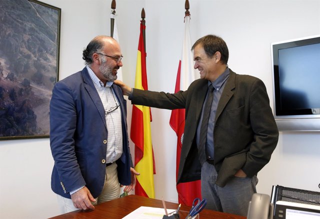 El nuevo director de Alto Campoo (a la derecha) con el director de Cantur 