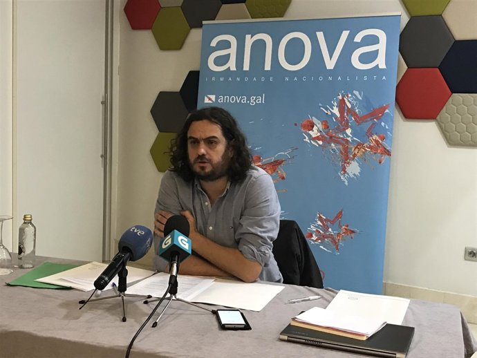 El líder de Anova, Antón Sánchez, en rueda de prensa