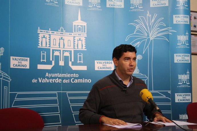 El alcalde de Valverde del Camino, Maunel Cayuela. 