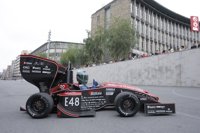 El monoplaza de Fórmula 1 diseñado por la Escuela de Ingeniería de Bilbao recorrerá este sábado la Villa 