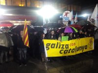 Cientos de personas exigen en Galicia la liberación de los presos catalanes