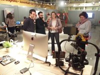 Cuca Gamarra visita a los participantes de la IV edición de la feria 'Pop Up', con iniciativas de 9 emprendedores