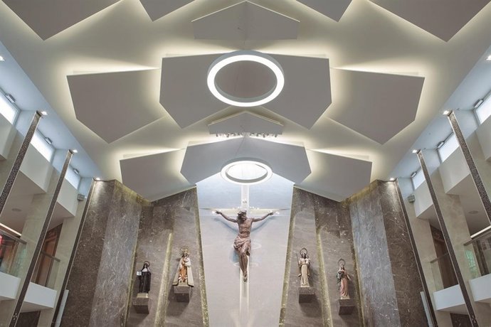 Reforma capilla por empresas Saint-Gobain