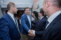 Vara afirma que trabajar con los niños y los jóvenes es "trabajar con el futuro"