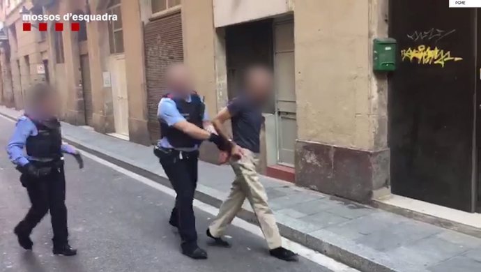 Los Mossos detenien a un hombre por cometer cinco agresiones sexuales